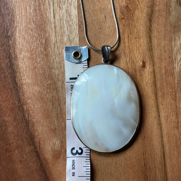 Vintage | Mother Of Pearl Statement Necklace - Picture 16 of 17